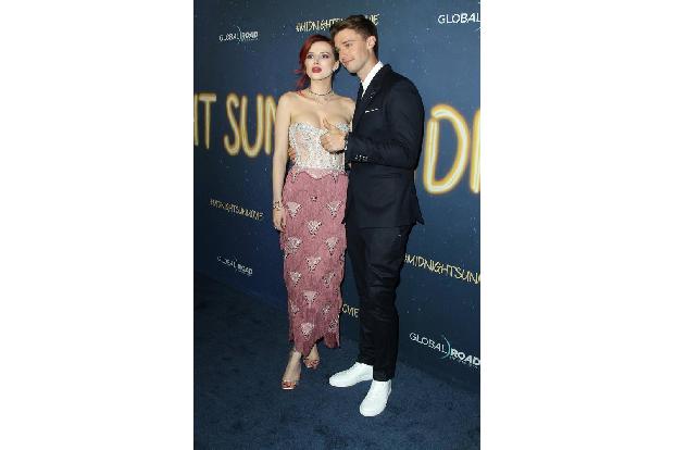 ...an der Seite von Patrick Schwarzenegger. Der Name kommt ihnen bekannt vor? Genau, der 24-Jährige ist der Sohn von Mister ...