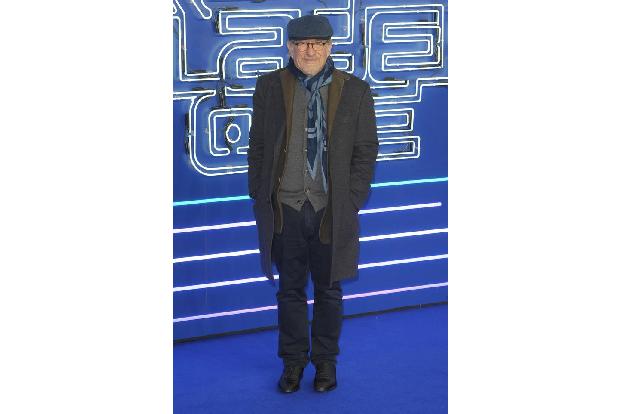 Altmeister Steven Spielberg durfte auf der Premiere seines neuesten Films natürlich nicht fehlen. Statt rot war der Teppich ... Altmeister Steven Spielberg durfte auf der Premiere seines neuesten Films natürlich nicht fehlen. Statt rot war der Teppich ...