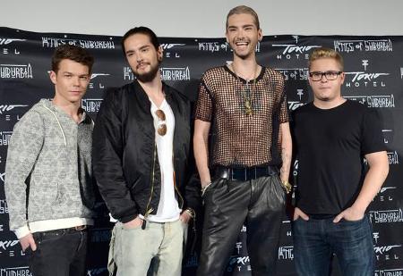 ...oder Netz-Shirt mit Lederhose: Bill ist ein Meister der Verwandlung. 2014 gehörten die Dreads von Tom und die langen Haar...