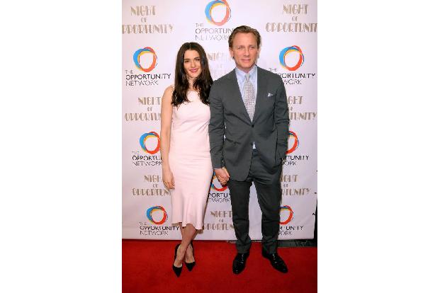 ...hat er sein Glück jedenfalls schon gefunden. Seit 2011 ist Craig mit der Schauspielerin Rachel Weisz verheiratet. Aus ein...