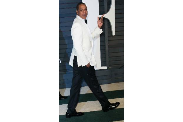 ...Vermögen erklärt sich auch dadurch, dass Jay-Zs Aktien in den Armand de Brignac-Champagner und den D'Ussé-Cognac im verga...