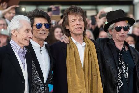 … Rolling Stones bemühten indes zwar nicht ihre Anwälte, es wurde allerdings gemunkelt, dass sie nicht gerade begeistert war...