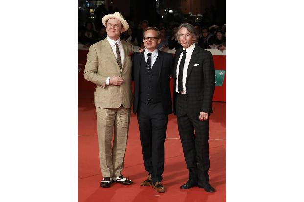 ...Jon S. Baird freuen, der zuvor 'Filth' und einige Episoden der mittlerweile eingestellten Fernsehserie 'Vinyl' inszeniert...