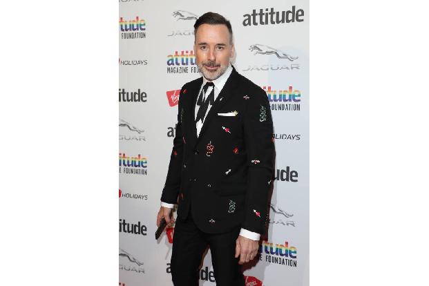 Der kanadische Filmproduzent David Furnish wollte sich die Award Show in seiner Wahlheimat London nicht entgehen lassen. Der...
