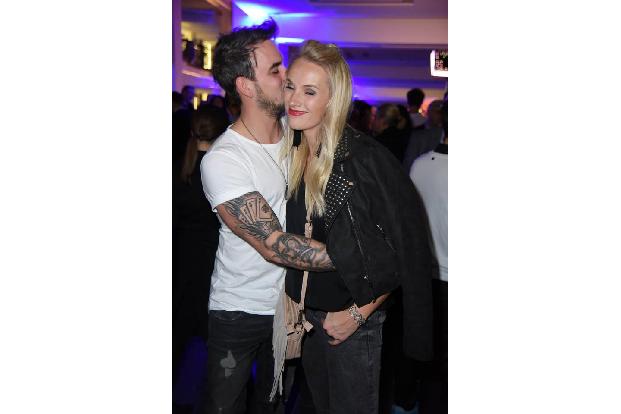 ...Anna Hofbauer und Marc Barthel. Da bleibt nur zu hoffen, dass der ehemaligen Bachelorette mit ihrem neuen Schatz mehr Glü...