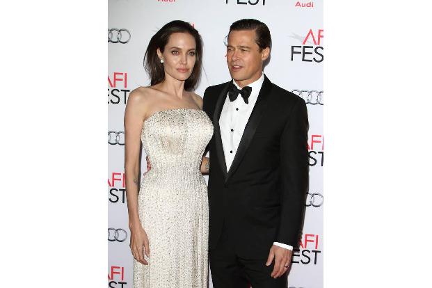 ...Angelina Jolie und Brad Pitt publik wurde. Dass es bei dem Dreh zum erotischen Actionthriller 'Mr. und Mrs. Smith' funkte...