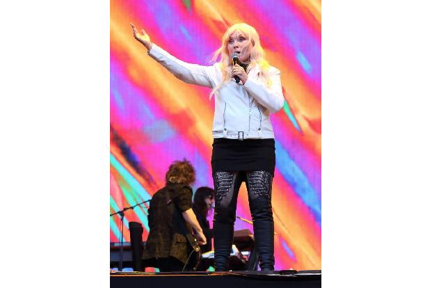 ...sich Blondie 1982 aufgelöst hatte, feierte die Band 1999 mit dem Welthit 'Maria' ein fulminantes Comeback. Die Fans hatte...