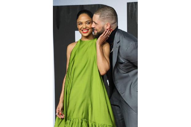...Florian Munteanu als Viktor Drago, der auf der Premiere ganz handzahm mit Tessa busselte. Wie schon im ersten Teil wird e...