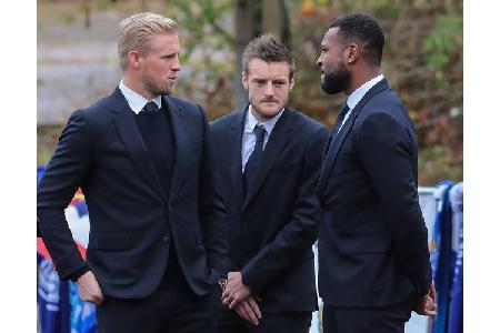 ...Spieler können den Tag so schnell nicht vergessen. Torhüter Kasper Schmeichel, Stürmer Jamie Vardy und Verteidiger Wes Mo...