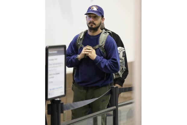 ...sich Shia LaBeouf nie zurückgehalten. Der (ehemalige) Superstar wurde mit 'Transformers' und 'Indiana Jones 4' zum erfolg...