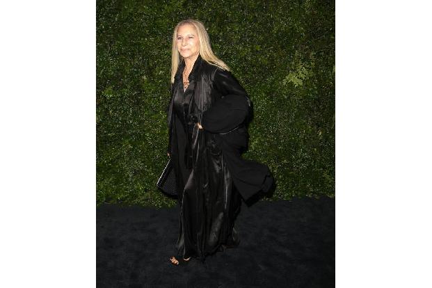 ...Abschiedstour im Jahre 2000 sollte es Barbra Streisand eigentlich ermöglichen, sich mehr auf andere Projekte wie der Scha...