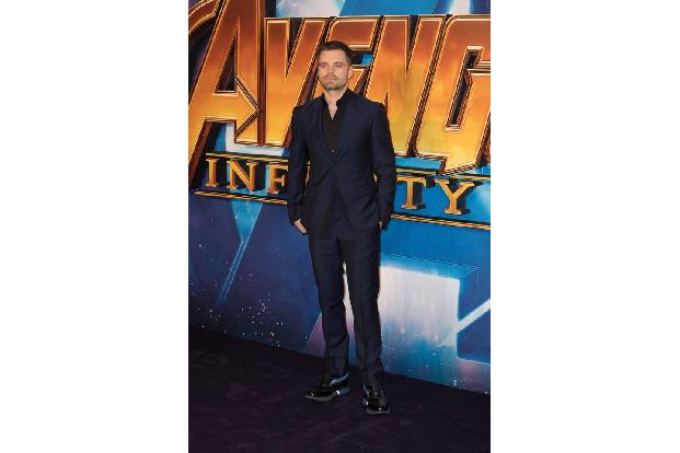 …Sebastian Stan zum Marvel-Universum: Er spielt James Buchanan 'Bucky' Barnes/Winter Soldier, den besten Freund von Captain ...