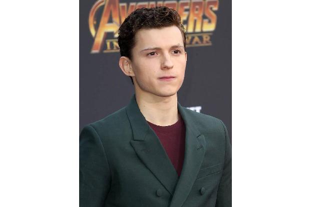 …Tom Holland schlüpfte 2017 zum ersten Mal in ein Superhelden-Kostüm: Er ersetzte Andrew Garfield als Spider-Man und spielte...