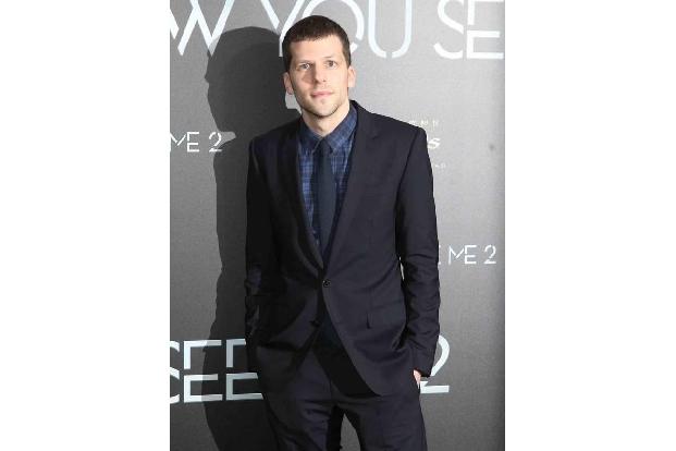...liefern manchmal genug Stoff für einen aufregenden Film. Jesse Eisenberg spielte in 'The Social Network' den Facebook-Grü...