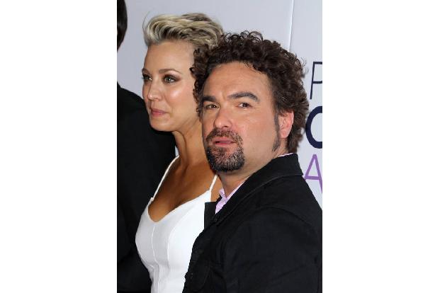 ...lebt sein Privatleben öffentlich aus, und so hielten Johnny Galecki und Kaley Cuoco ihre Liebe hinter den Kulissen von 'T...