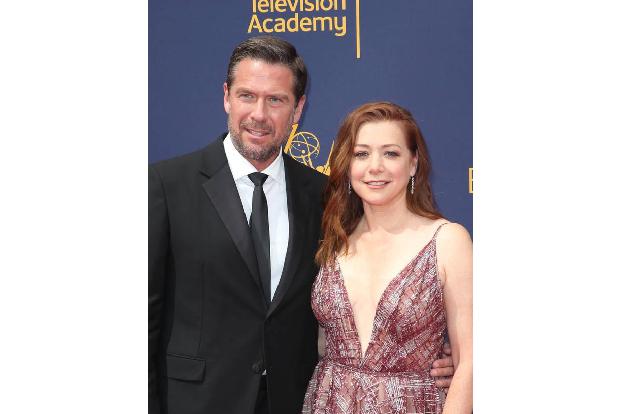 ... Alex Denisof und Alyson Hannigan. Bei 'Buffy - Im Bann der Dämonen' sprang der Funke vor der Kamera auch privat über. Er...
