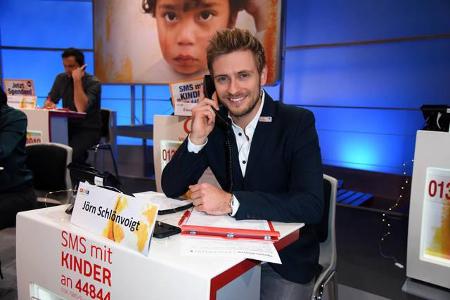 ...Jörn Schlönvoigt nicht fehlen. Während der im Warmen sitzt, hat sich Joey Kelly etwas ganz Besonderes einfallen lassen: B...