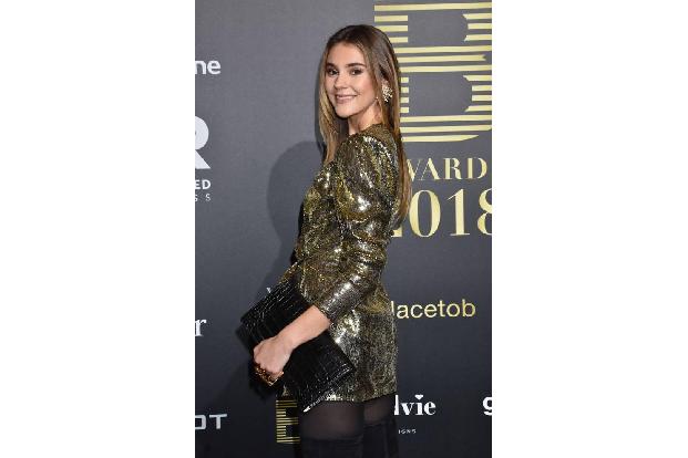 ...Stefanie Giesinger nicht entgehen, schließlich wurde ihr bester Freund Jannik Stutzenberger in der Kategorie 'Upcoming' a...