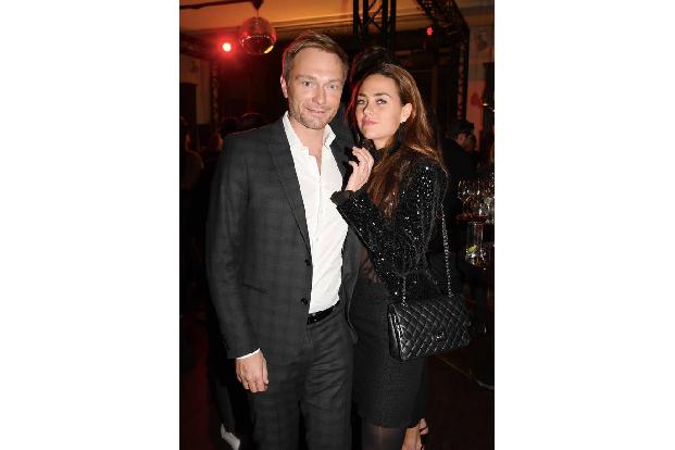...für Christian Lindner war es an diesem Abend der Place to be, schaute er doch mit seiner neuen Freundin Franca Lehfeldt b...