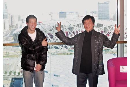…ein schwieriges Verhältnis hat auch Jackie Chan mit seinem Sohn Jaycee, der 1982 in Los Angeles geboren wurde. Im August 20...