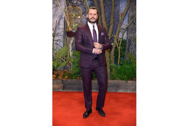 ...deutsch-portugiesischer Schauspieler Manuel Cortez schlenderte im schicken Anzug über den Red Carpet. Etwas lässiger...
