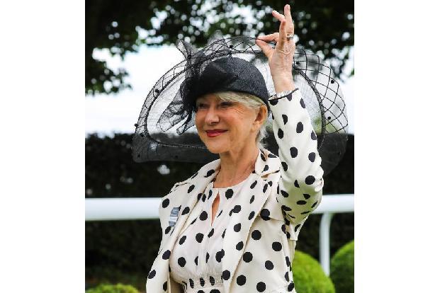 ...die Queen spielt, ist sowieso automatisch dabei, würde man meinen. Doch Helen Mirren wurde schon 2003 zum Commander of th...