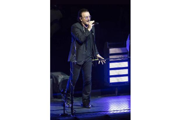 ...Staatsbürger, die sich auf Post von der Königin freuen dürfen. U2-Frontmann Bono, seines Zeichens Ire, wurde für seinen K...