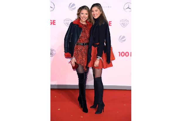 ...Fotografen hatte Victoria Swarovski zur Premiere am Potsdamer Platz ihre Schwester Paulina mitgebracht. Das Model lebt in...