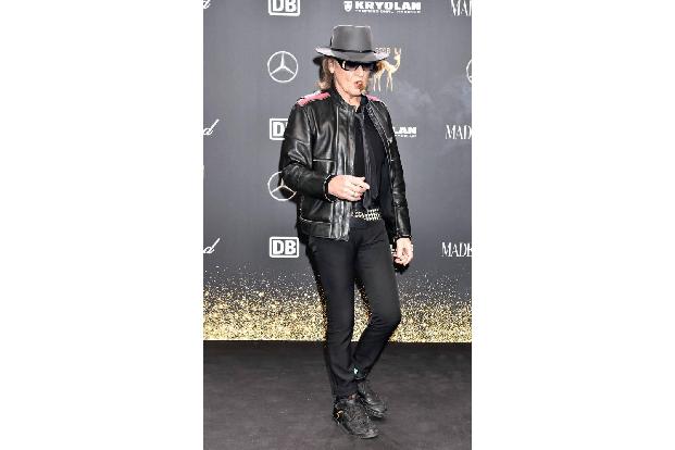 ...ist der Einsatz von Udo Lindenberg gegen Kinderarmut. Denn der Sänger hat seine eigenen Weihnachtsgrußkarten für die Orga...