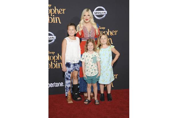 ...'Beverly Hills, 90210'-Ikone Tori Spelling schon seit Jahren gewöhnt. Die fünffache Mutter brachte drei ihrer Kids - ihre...