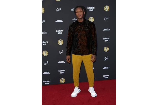 ...erschien American-Football-Star DeAndre Hopkins auf dem roten Teppich. Der Wide Receiver spielt derzeit für die Houston T...