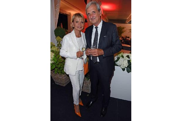 ...Uschi Glas in einem strahlend weißen Hosenanzug. Mitgebracht hatte sie ihren Ehemann Dieter Hermann. Viele Prominente ha...
