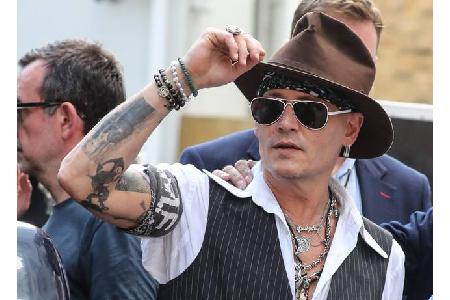 ...Johnny Depp, der zurzeit selbst als Musiker mit seiner Band Hollywood Vampires auf den Bühnen dieser Welt steht, jedenfal...