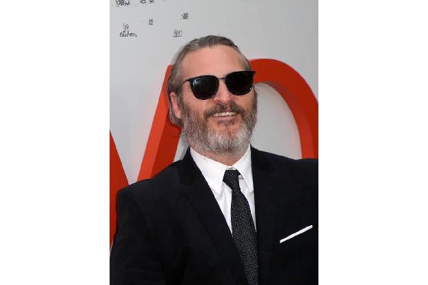 ...der Gentleman ist: Hollywoodstar Joaquin Phoenix. Der Schauspieler stellte gestern [11. Juli] seinen neuen Amazon-Film vo...