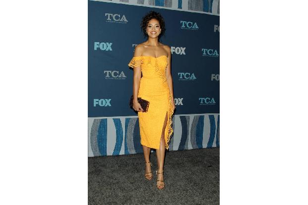 ...knalllig? Na bitte, mit Amber Stevens West (nicht verwandt mit Kanye West) wurde es mal etwas bunt. Ihr gelbes Kleid oder...
