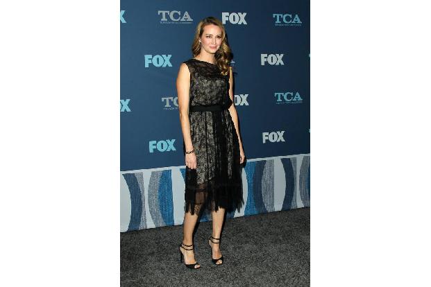 ...geht anscheinend noch immer ein Kleid mit transparentem Stoff und Spitze. Schließlich setze Amy Acker darauf und...