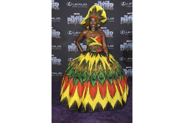 ...tolle Robe präsentierte dabei Schauspielerin Janeshia Adams-Ginyard. Laut den Fans, die bereits beim Trailer des Streifen...