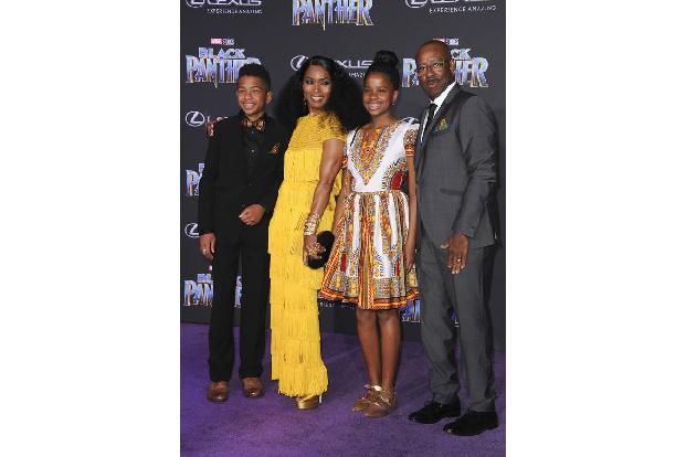 ...Angela Bassett, die in 'Black Panther' Königinmutter Ramonda mimt und ihr Mann, 'American Crime Story'-Star Courtney B. V...