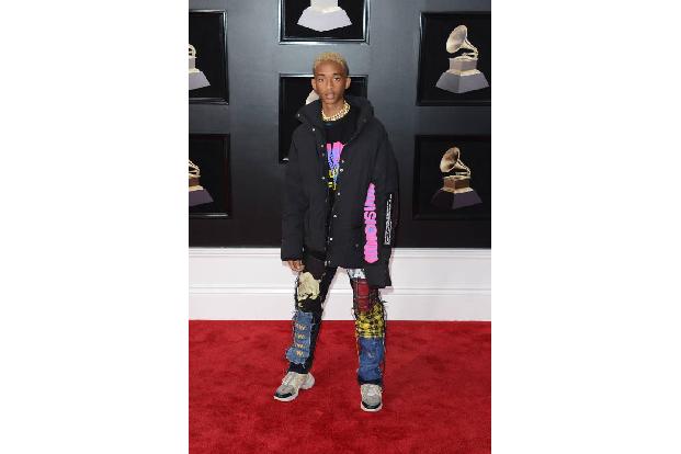 ...der Look von Jaden Smith? Ein wenig Mut braucht man dazu auf jeden Fall. Noch mehr davon...