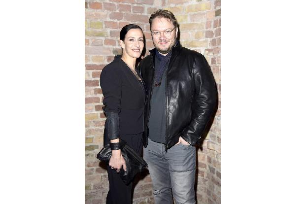 ...nahmen es dafür 'GZSZ'-Star Ulrike Frank und Ehemann Marc Schubring. Als alter Hase muss man sich eben auch nicht mehr be...