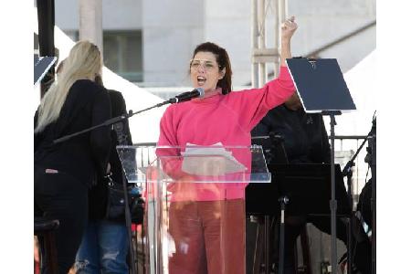 ...hatte Marisa Tomei geplant, in Las Vegas aufzutreten, erschien dann aber lieber in Los Angeles: 