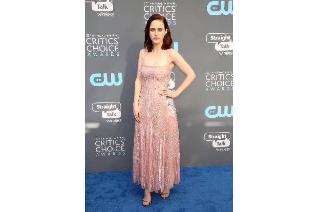 ...Rachel Brosnahan spielte in Woody Allens Kurz-Serie 'Crisis in Six Scenes' mit - und bereut es ebenfalls: 