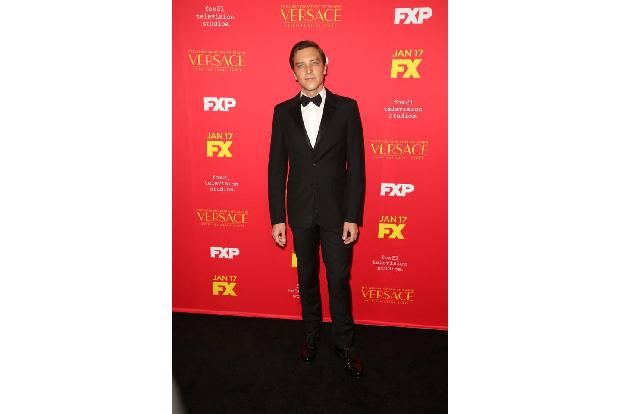 ...noch lebenden dargestellten Personen der Premiere allerdings fern blieben. Cody Fern (David Madson) oder...