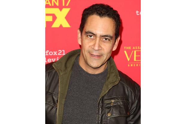 ...José Zúñiga (Detective Navarro) werden in 'The Assassination of Gianni Versace' sicher einige Zuschauer überzeugen können...