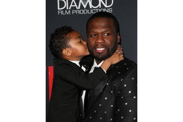...gleich mal nachmachte: Küssen kann schließlich jeder. 50 Cent aka Curtis Jackson war übrigens nicht einfach so gekommen, ...