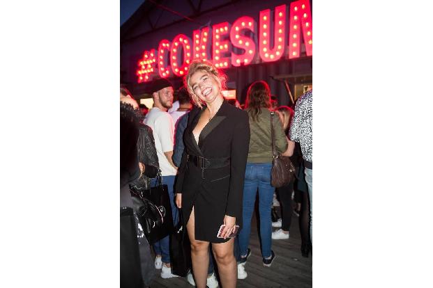 ...auch Sarina Nowak - karriere- und figurtechnisch. Als Plus-Size-Model ist sie mittlerweile ziemlich gefragt. Eine, die ma...