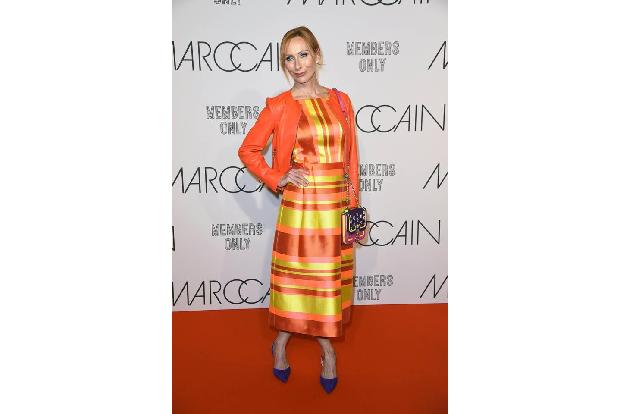 ...entschied sich Andrea Sawatzki. Und zwar in Kombination mit einem gelb-orangenen Kleid, das ganz sicher aus dem Hause Mar...