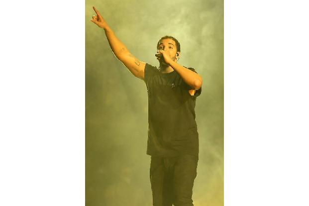 Platz 4 geht an Drake. Das überrascht, wenn man bedenkt, wie omnipräsent der 31-jährige Kanadier ist. Im Rechnungszeitraum v...