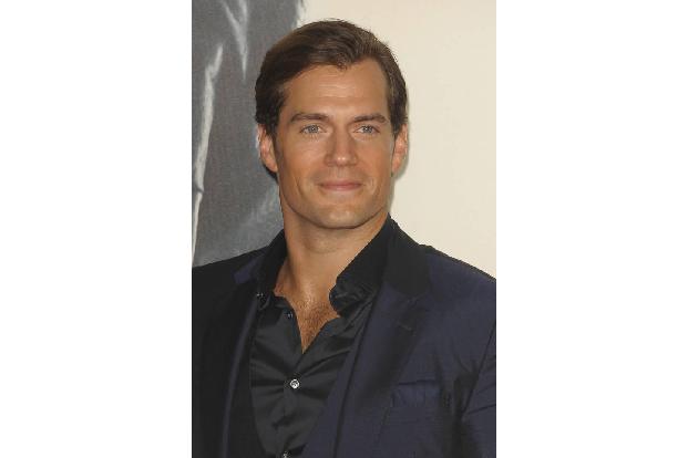 Henry Cavill ist nicht nur Superman, sondern bald auch noch als Hexer unterwegs. Der Schauspieler wurde von Netflix für die ... Henry Cavill ist nicht nur Superman, sondern bald auch noch als Hexer unterwegs. Der Schauspieler wurde von Netflix für die ...