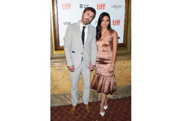 ...Casey Affleck und Kollegin Floriana Lima fast wie Kinder. Casey spielt in dem Film über einen alternden Bankräuber dessen...
